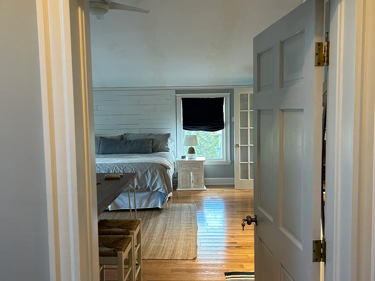 Studio, 700 sqft, $1,800 — Photo 2