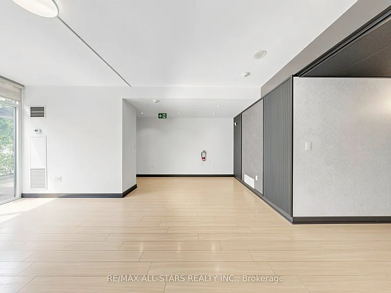 110 Fort York Blvd #G08 — Photo 14