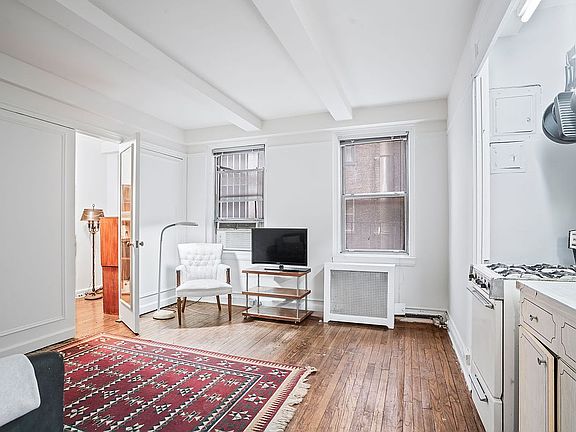 3rd image of 155 E 49th St #4E