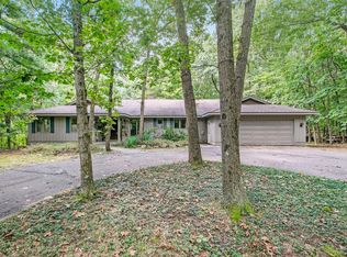 342 Greentree Ln NE, Ada, MI 49301