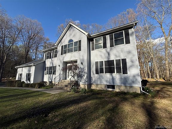 3rd image of 14 Indian Hill Road