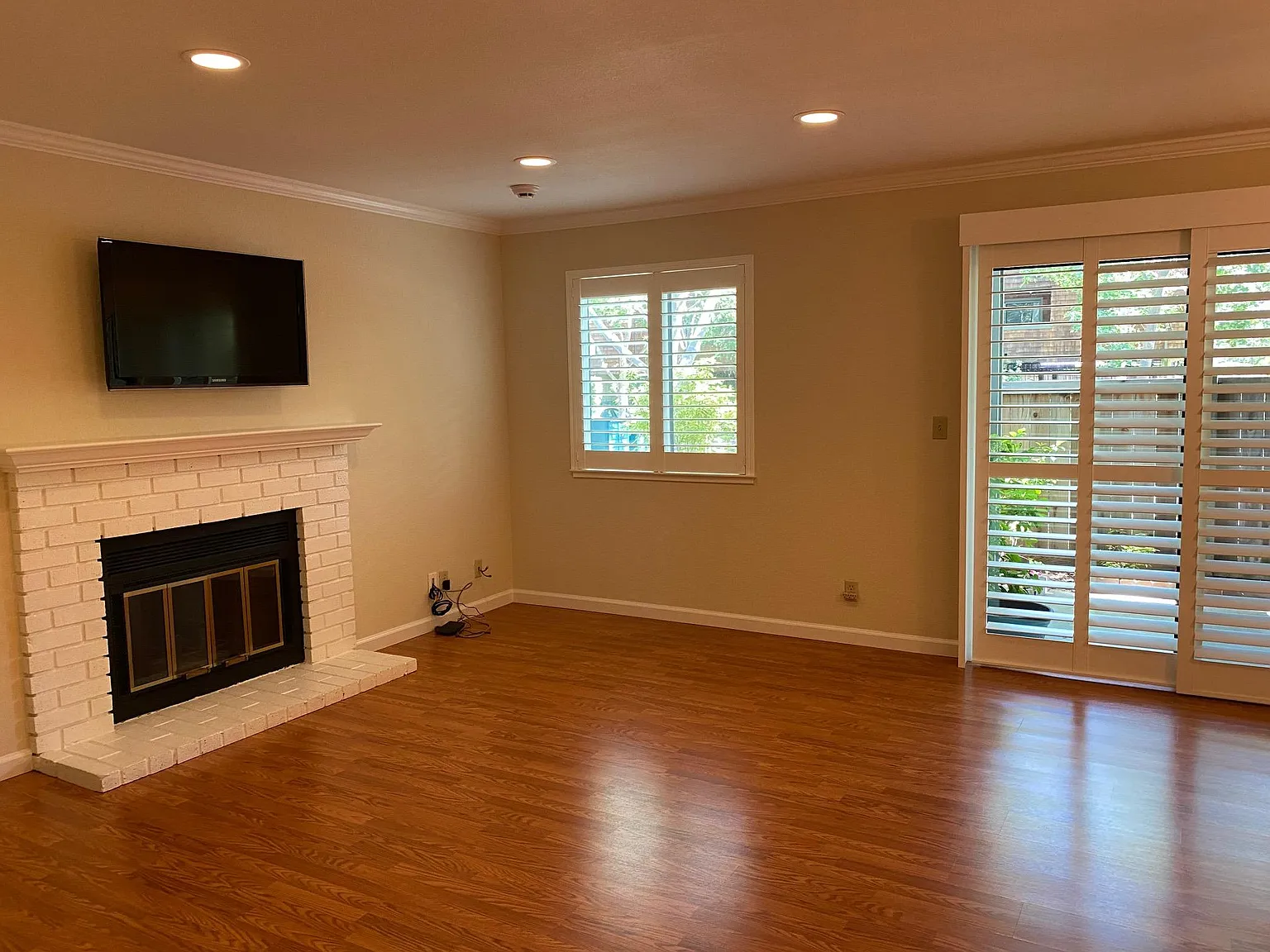 2 bed, 904 sqft, $3,100 — Photo 3