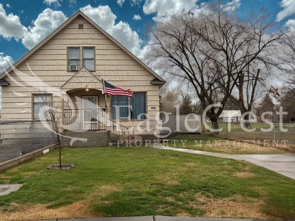 706/708SCollege, 706 S College Ave #A, College Place, WA 99324