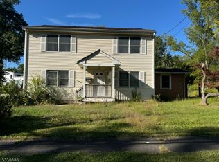 60 W Hobart Gap Rd, Livingston, NJ 07039