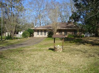4430 Robinway Dr, Moss Point, MS 39563