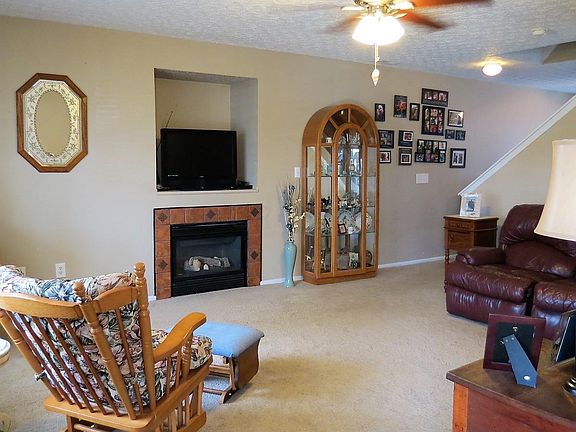 3rd image of 6160 Early Light Dr #42