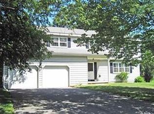 7 Marconi Dr, Latham, NY 12110
