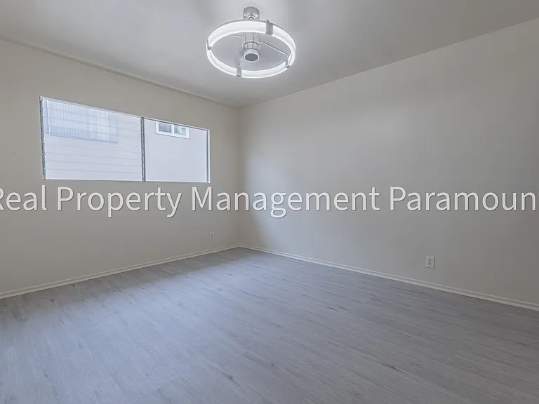 3910 Stevely Ave — Photo 13