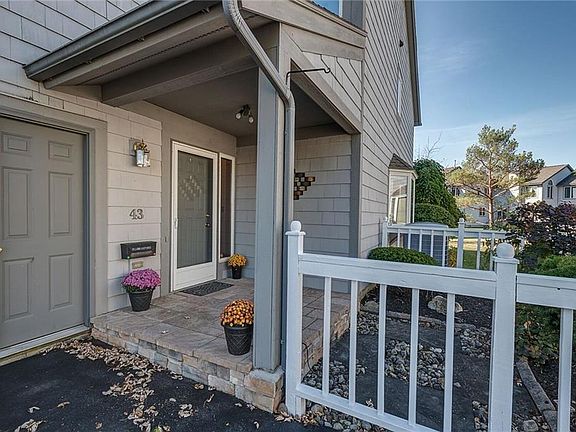 3rd image of 43 Parkington Cir