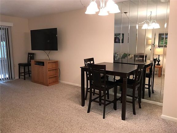 5th image of 535 Montroyale Dr #535
