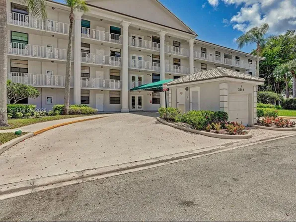 3516 Whitehall Dr APT 301, West Palm Beach, FL 33401