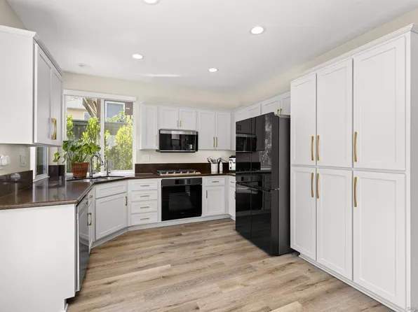 13737 Sorbonne Ct, San Diego, CA 92128