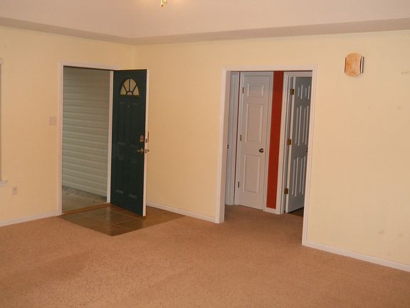 4th image of 801 Kristen Ln