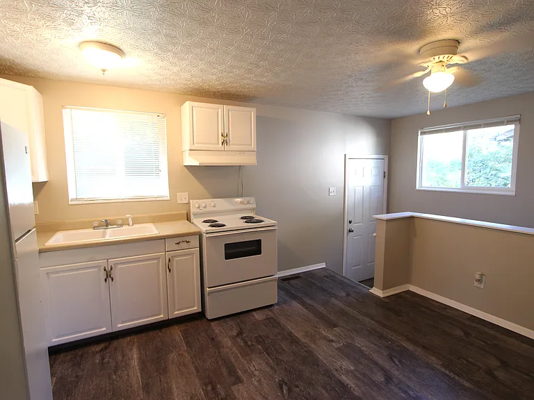 3411 Clarkston Ave — Photo 7
