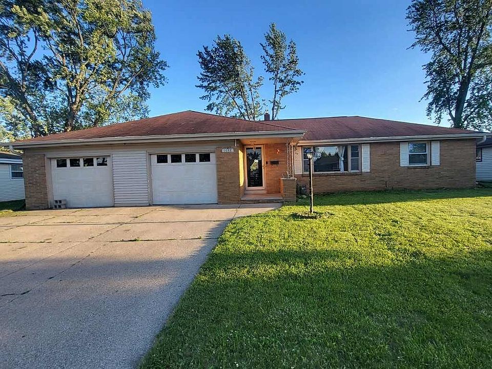 1st image of 1688 Lilac Ln