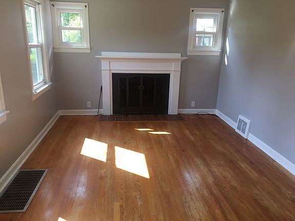 3rd image of 2215 Spencer Pl
