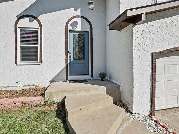 5th image of 2174 Blackoak Ave