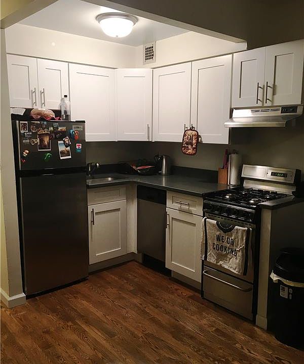 2nd image of 301 E 22nd St APT 5R