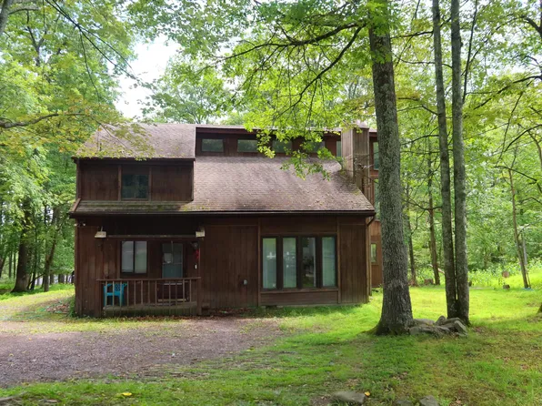 1049 Alpine Dr, East Stroudsburg, PA 18302