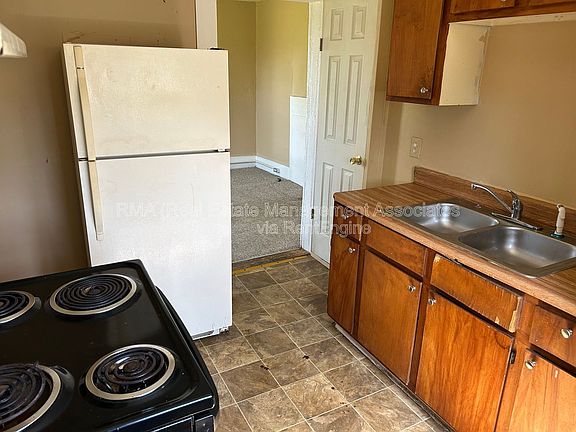 2nd image of 493 New Lane St