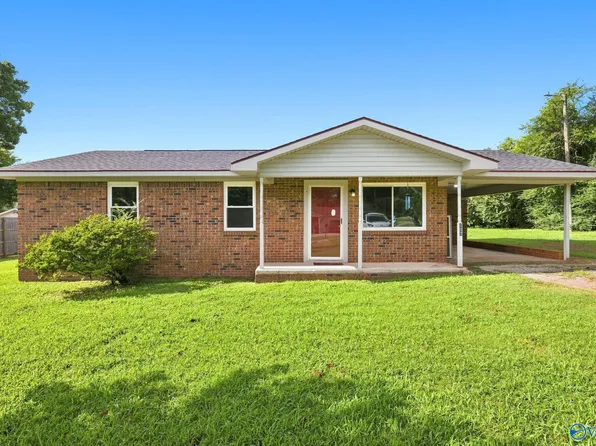 107 Kelly Dr, Russellville, AL 35653