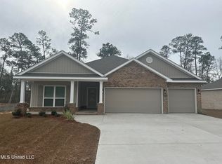6140 Penni Ln, Ocean Springs, MS 39564