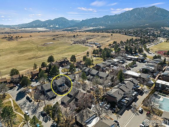 2nd image of 1591 Bradley Dr