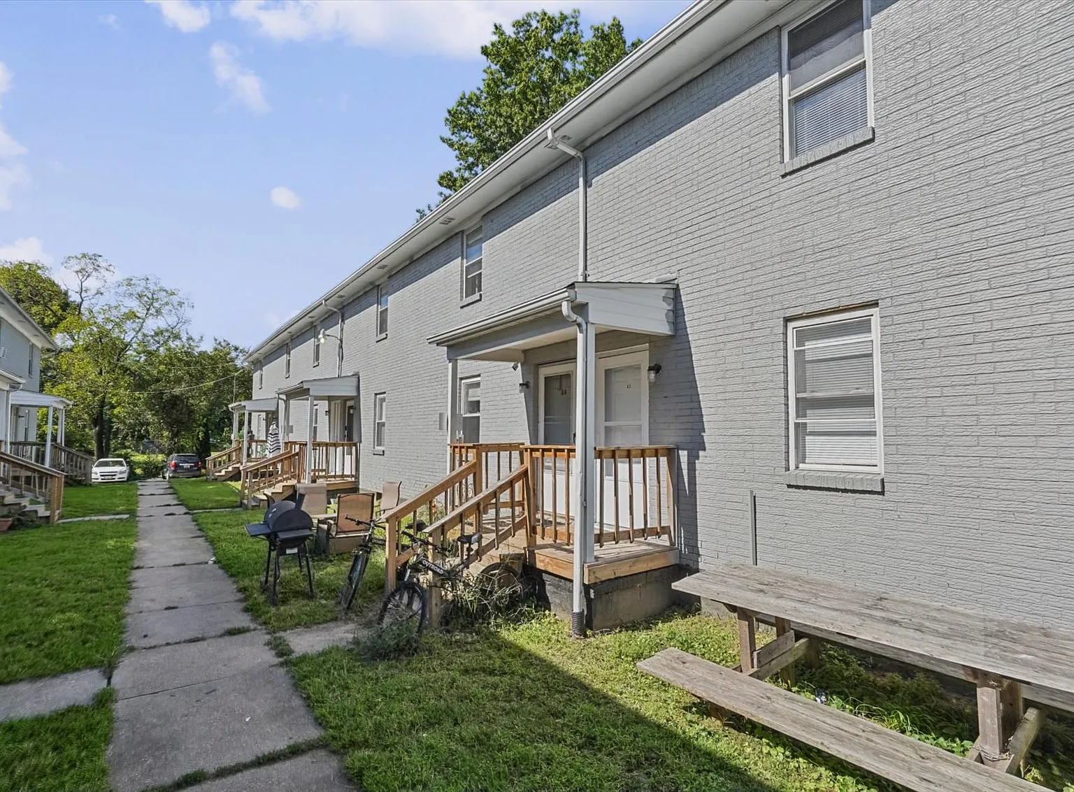 80 E Belair Ave — Photo 2