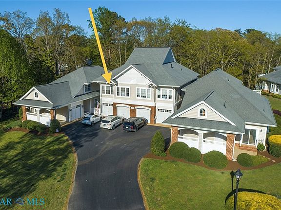 3rd image of 271 Chesapeake Watch Rd APT 1B