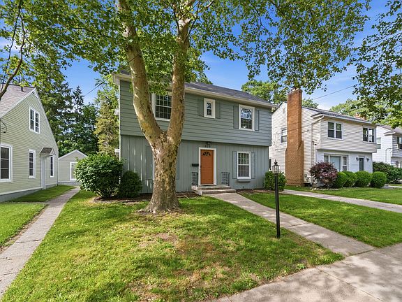 3rd image of 619 Ottillia St SE