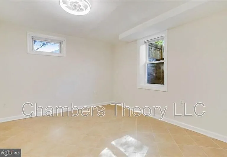 530 N Nelson St #1 — Photo 27