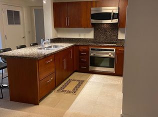 600 Queen St APT 3003, Honolulu, HI 96813