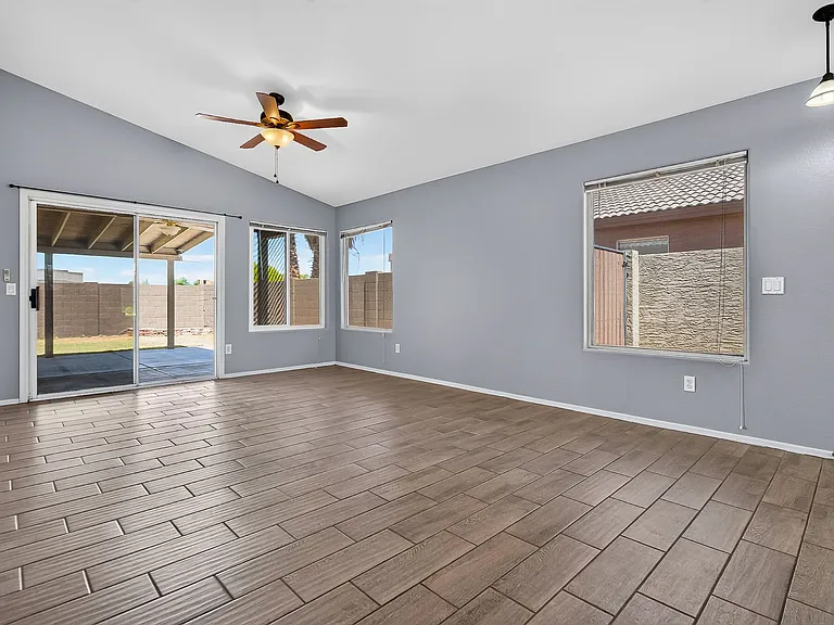 15542 N 136th Ln — Photo 16