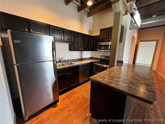 3rd image of 159 Maxwell St