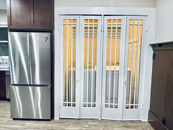 5th image of 216 W Mistletoe Ave Unit 1