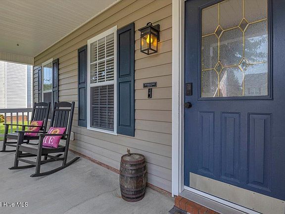 5th image of 194 Bridlewood Drive
