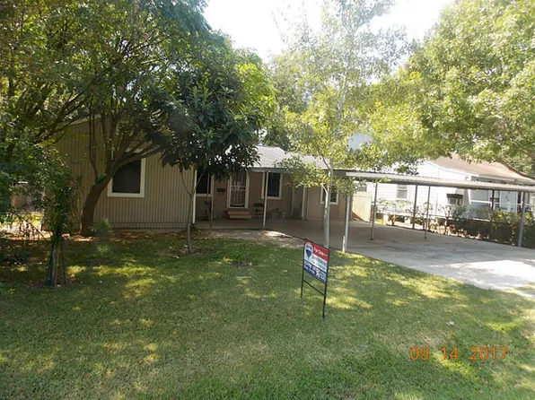 418 S Kansas St, La Porte, TX 77571