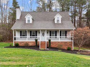 160 Southoak Ct, Winston Salem, NC 27107