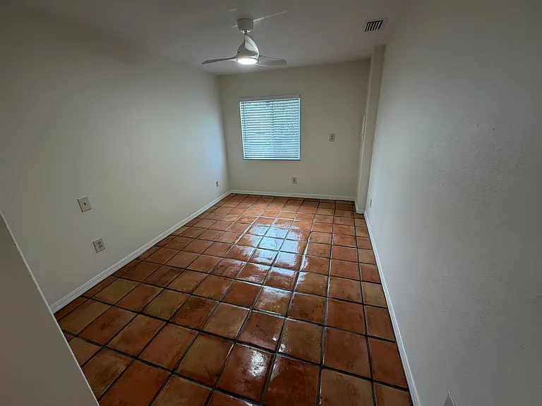 3126 W Harbor View Ave — Photo 18