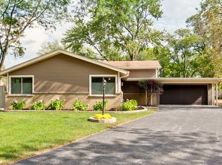 3341 Ralmark Ln, Glenview, IL 60026