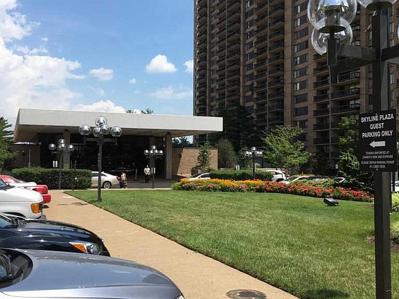 3rd image of 3705 S George Mason Dr APT 2106S