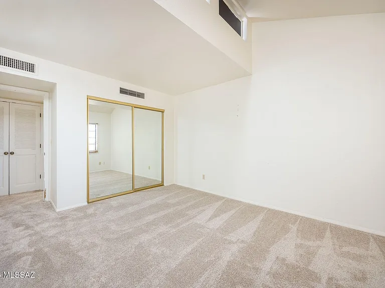 2284 W Paseo Cielo — Photo 8