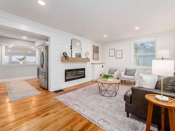 3rd image of 353 Kenbrook Dr