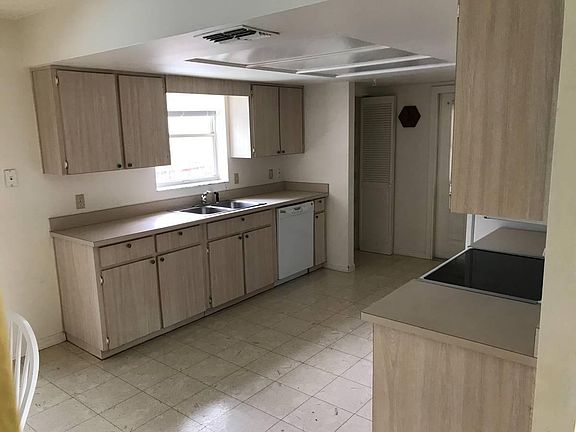 5th image of 10101 W Pamondeho Cir