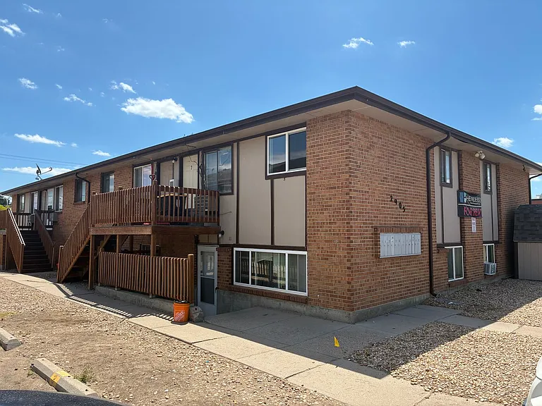 2905 Glendale Dr — Photo 1