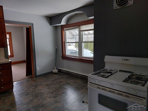 4th image of 510 Pine St