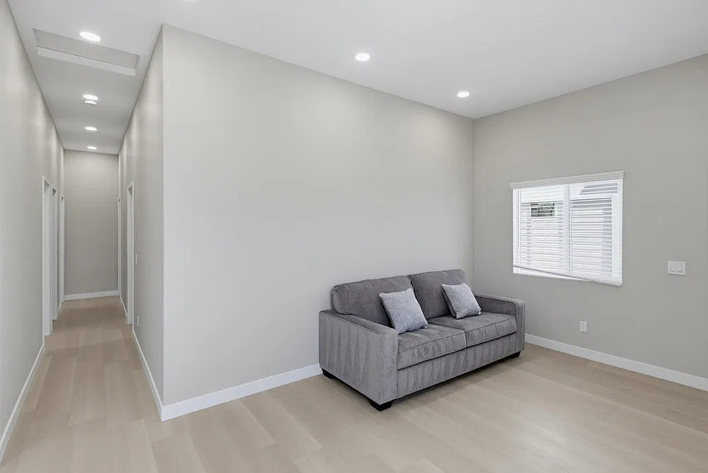 4 bed, 1008 sqft, $1,950 — Photo 4