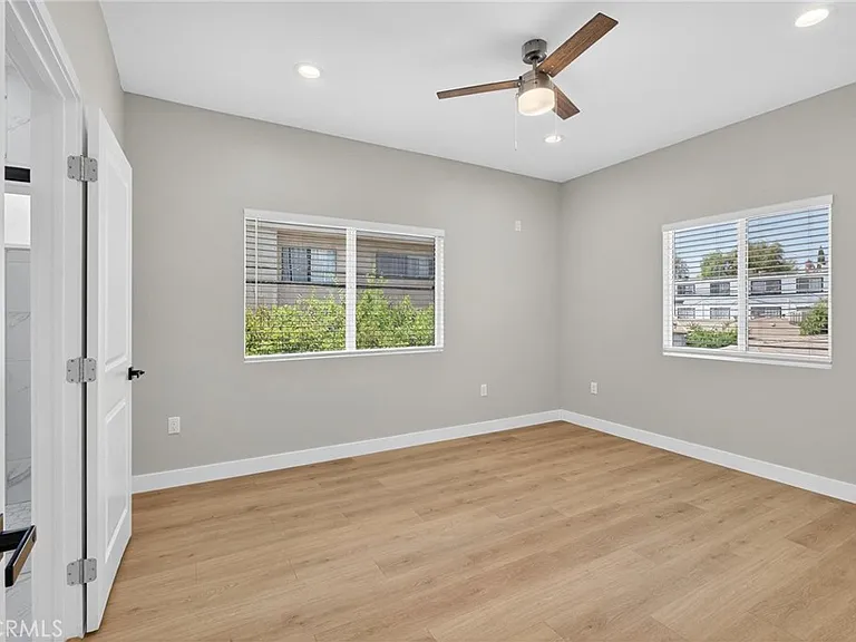 14734 Gilmore St #D — Photo 6