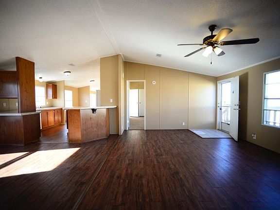 Large Open Space, Living / Dining Room