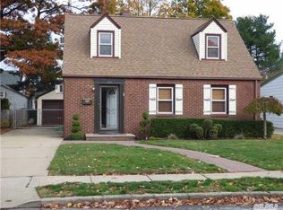 53 Haig Rd, Valley Stream, NY 11581